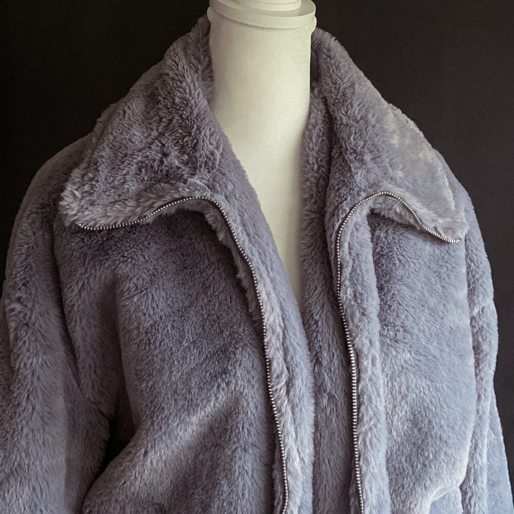 Missguided Grey Fuzzy Jacket - Picture 2 of 3